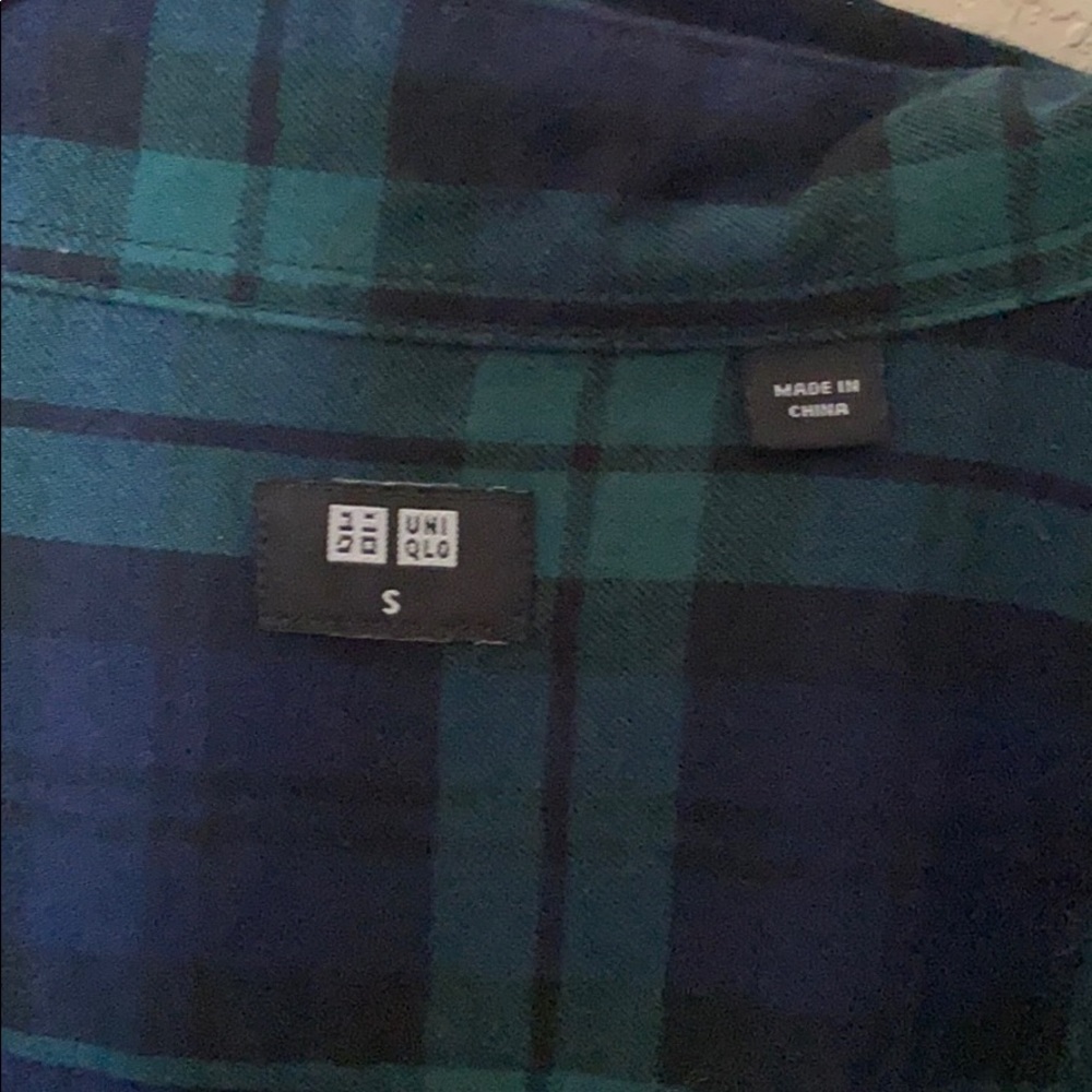 button shirt - Picture 2 of 4